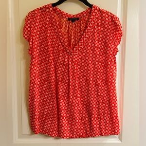 Anne Carson Medium Red and White Top